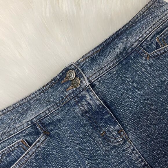 Ann Taylor Loft "The Cure" Distressed Denim Mini Skirt Size 8 - Picture 6 of 7